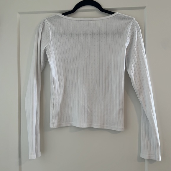 Brandy Melville Long Sleeve top - Picture 4 of 4